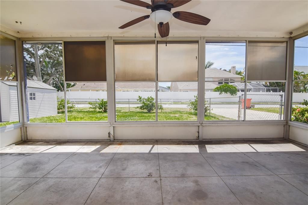 For Sale: $369,900 (2 beds, 2 baths, 1116 Square Feet)