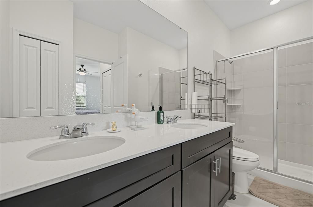 На продажу: $399,950 (4 спален, 3 ванн, 2110 Квадратных фут)