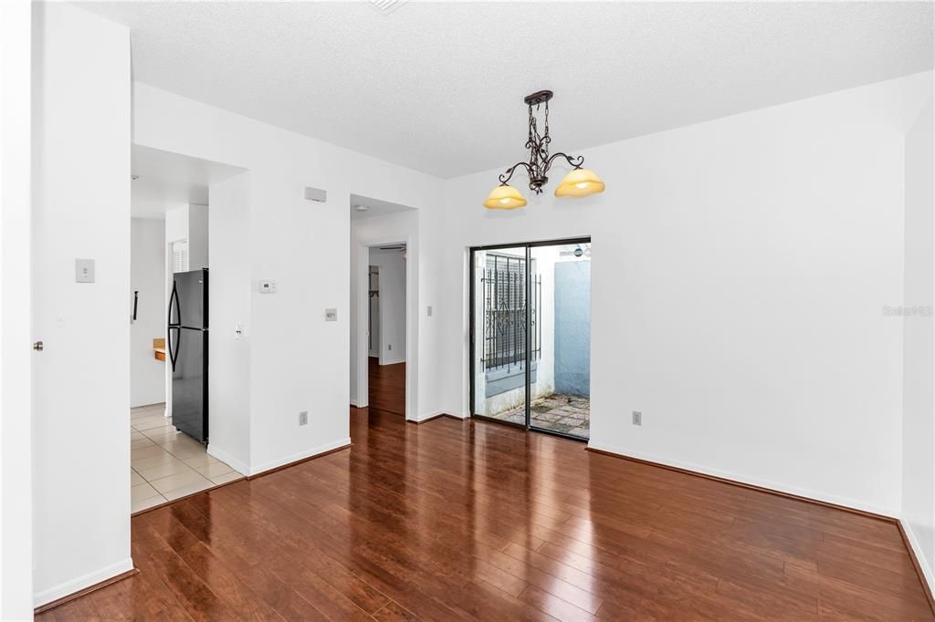 For Rent: $2,500 (3 beds, 2 baths, 1600 Square Feet)