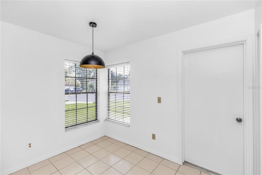 For Rent: $2,500 (3 beds, 2 baths, 1600 Square Feet)
