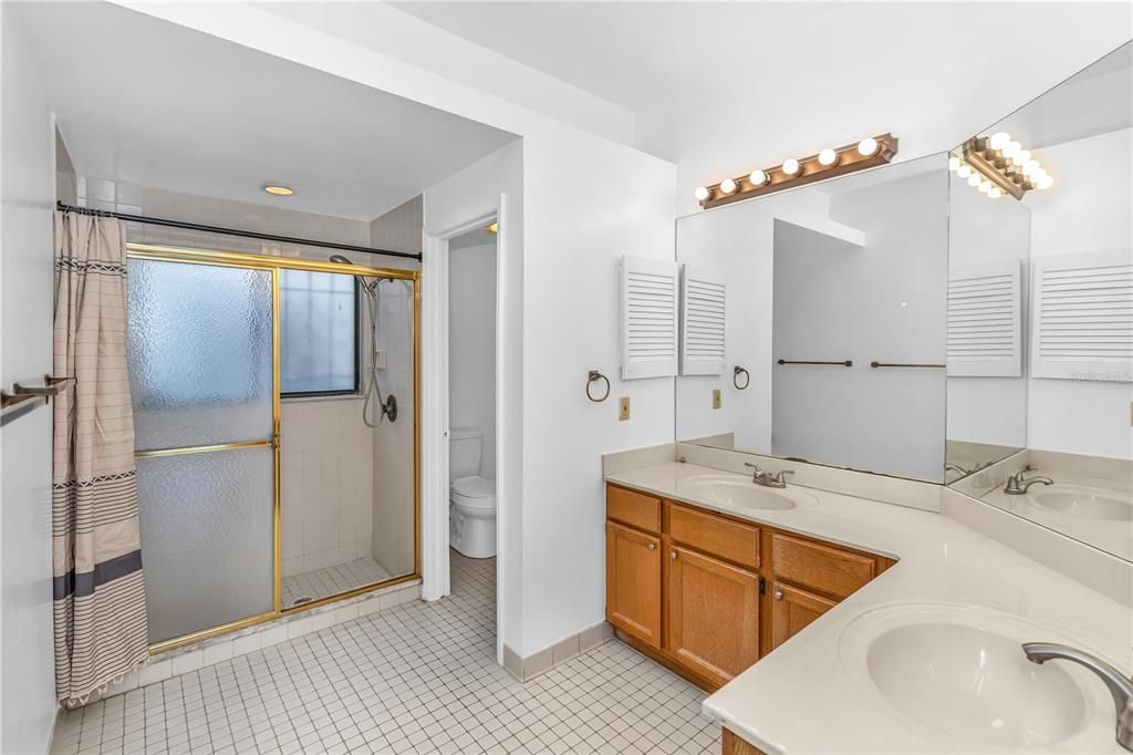 For Rent: $2,500 (3 beds, 2 baths, 1600 Square Feet)