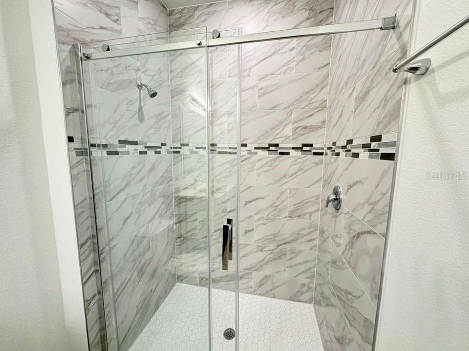 For Rent: $1,995 (4 beds, 2 baths, 1696 Square Feet)