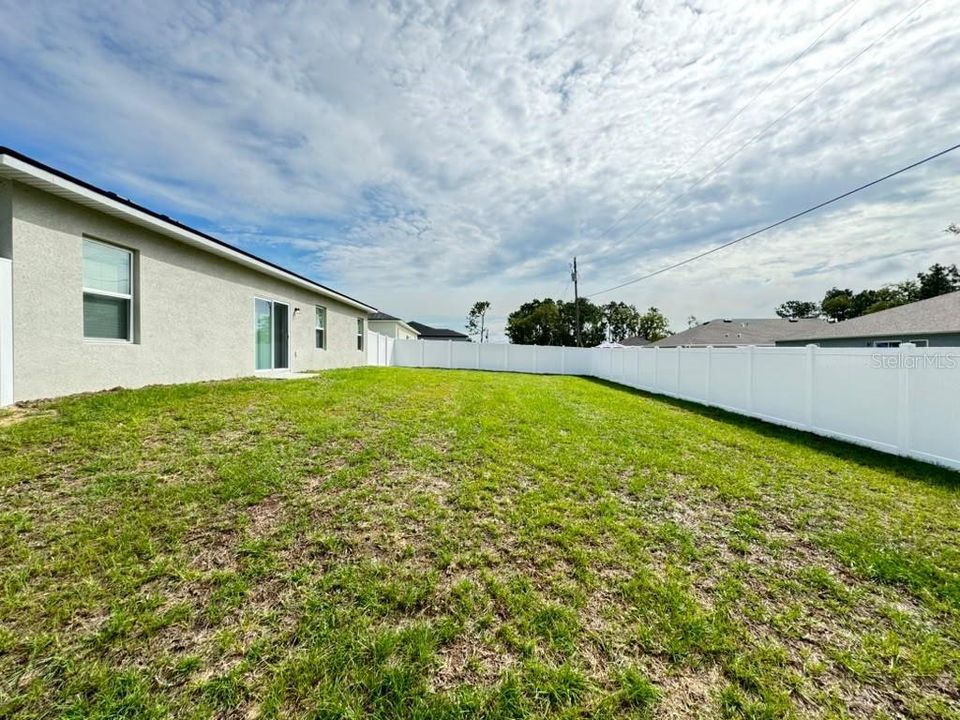 For Rent: $1,995 (4 beds, 2 baths, 1696 Square Feet)
