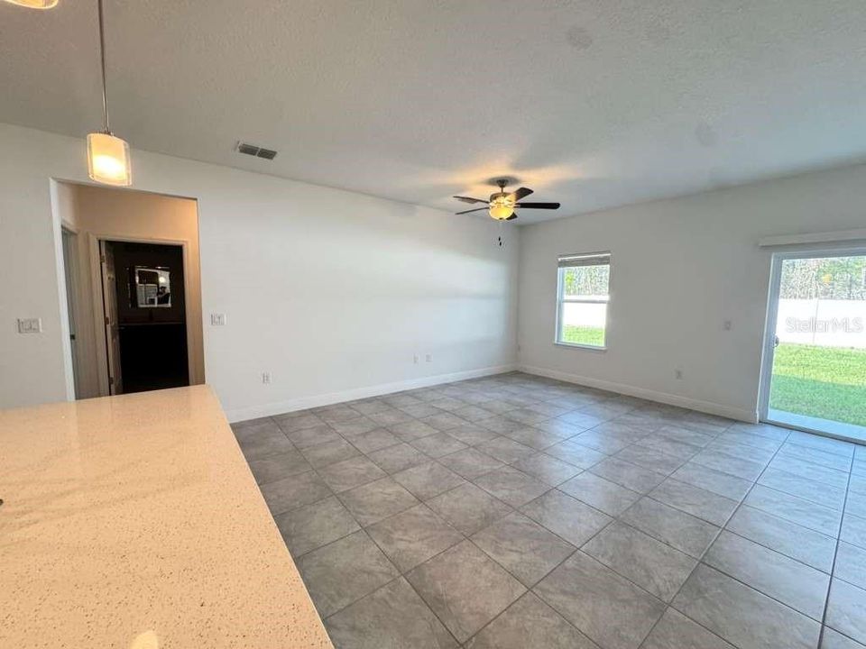 For Rent: $1,995 (4 beds, 2 baths, 1696 Square Feet)