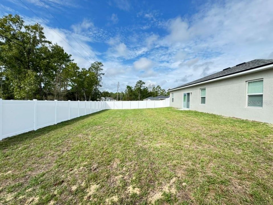 For Rent: $1,995 (4 beds, 2 baths, 1696 Square Feet)