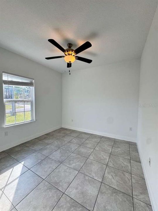 For Rent: $1,995 (4 beds, 2 baths, 1696 Square Feet)