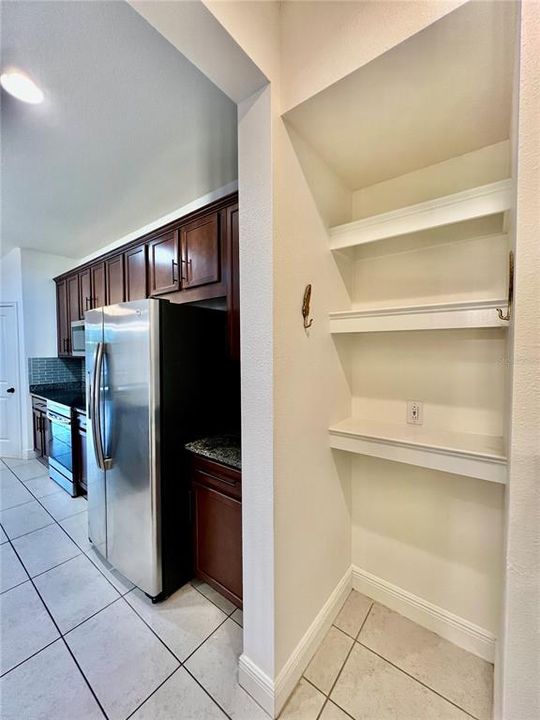 En Renta: $2,150 (3 camas, 3 baños, 1716 Pies cuadrados)