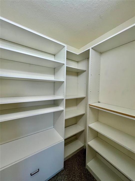 En Renta: $2,150 (3 camas, 3 baños, 1716 Pies cuadrados)
