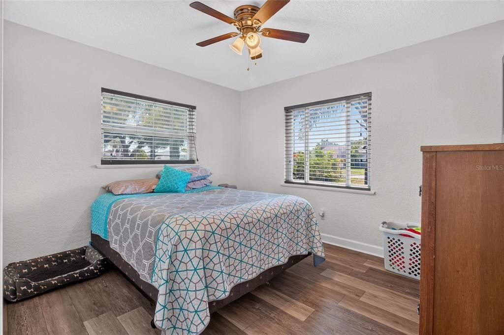 For Sale: $339,900 (3 beds, 1 baths, 1084 Square Feet)