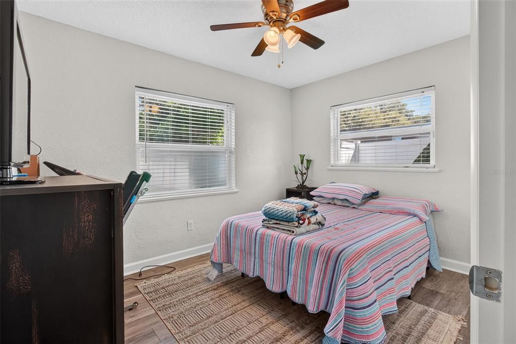 For Sale: $339,900 (3 beds, 1 baths, 1084 Square Feet)