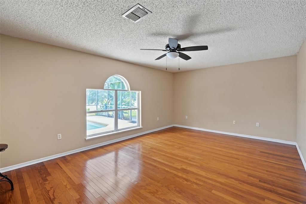 For Rent: $2,995 (4 beds, 2 baths, 2222 Square Feet)