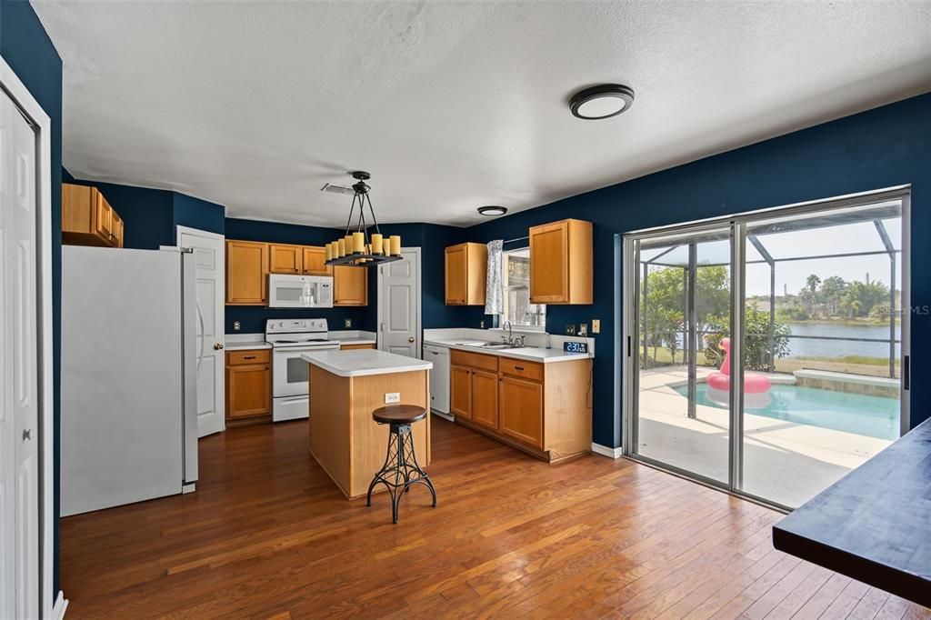 For Rent: $2,995 (4 beds, 2 baths, 2222 Square Feet)
