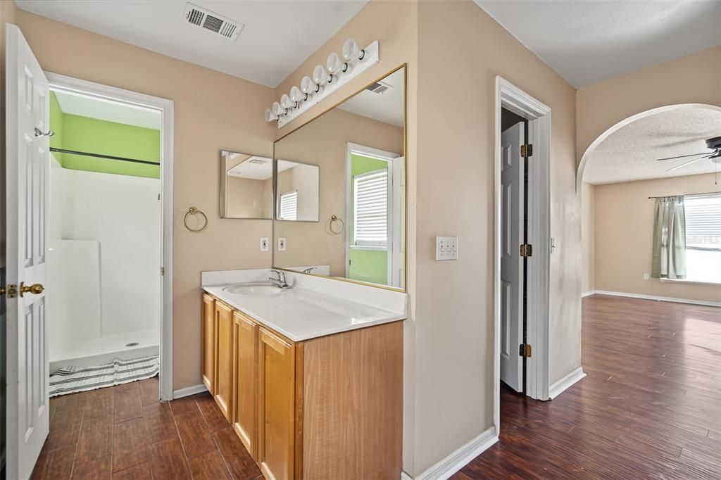 For Rent: $2,995 (4 beds, 2 baths, 2222 Square Feet)