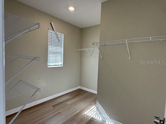For Sale: $360,000 (5 beds, 3 baths, 2522 Square Feet)