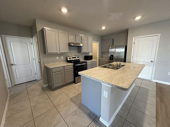 For Sale: $360,000 (5 beds, 3 baths, 2522 Square Feet)