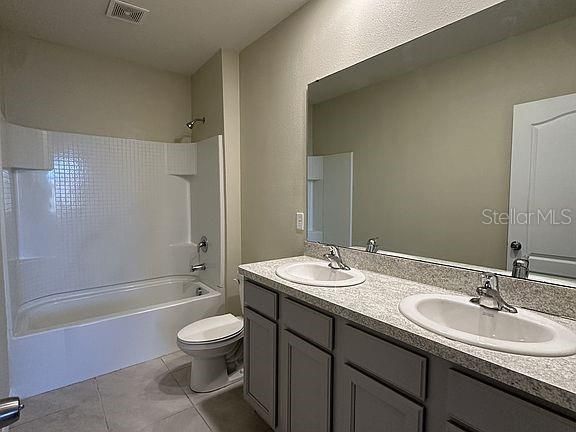 For Sale: $360,000 (5 beds, 3 baths, 2522 Square Feet)