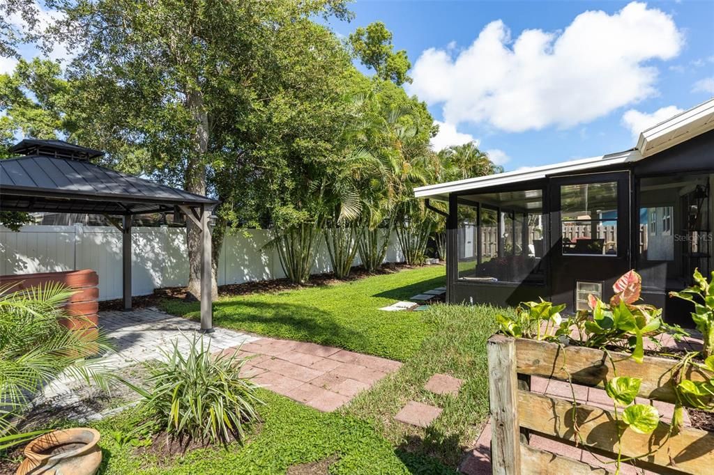 En Venta: $540,000 (4 camas, 2 baños, 1595 Pies cuadrados)
