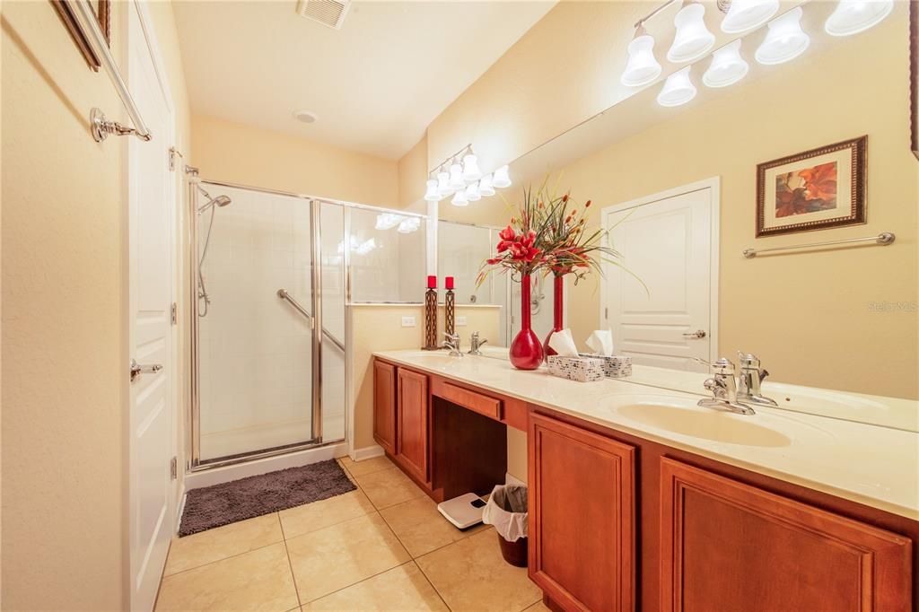 For Sale: $235,000 (2 beds, 2 baths, 1435 Square Feet)