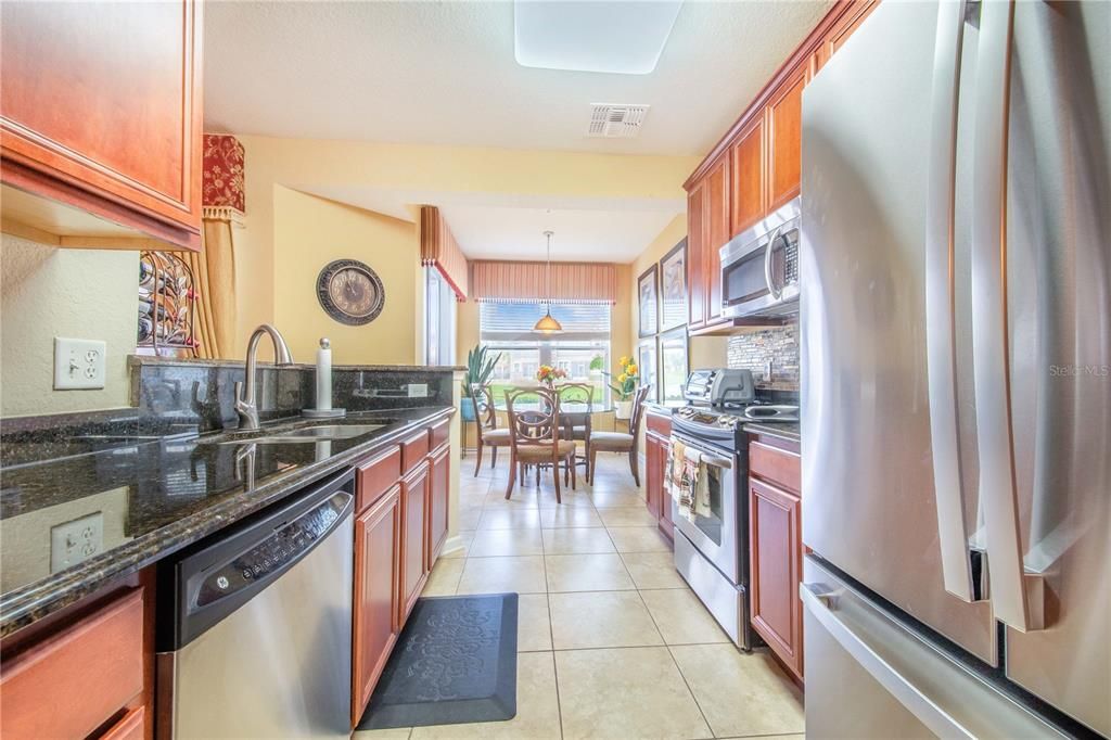 For Sale: $235,000 (2 beds, 2 baths, 1435 Square Feet)