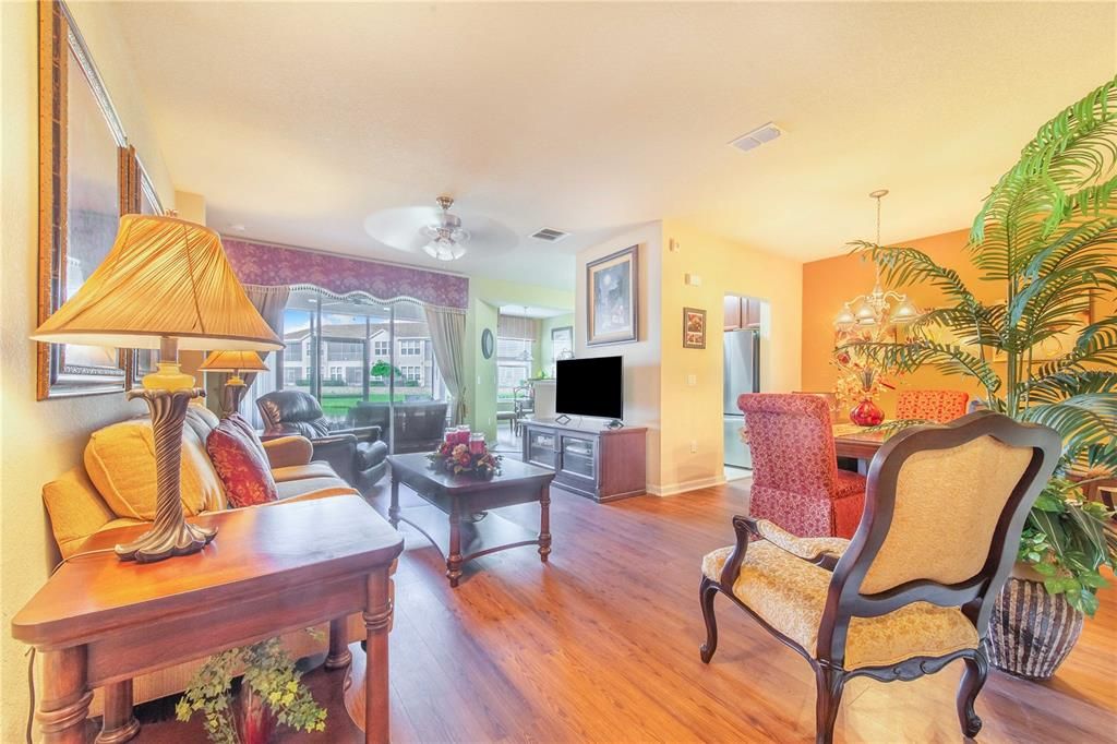 For Sale: $235,000 (2 beds, 2 baths, 1435 Square Feet)