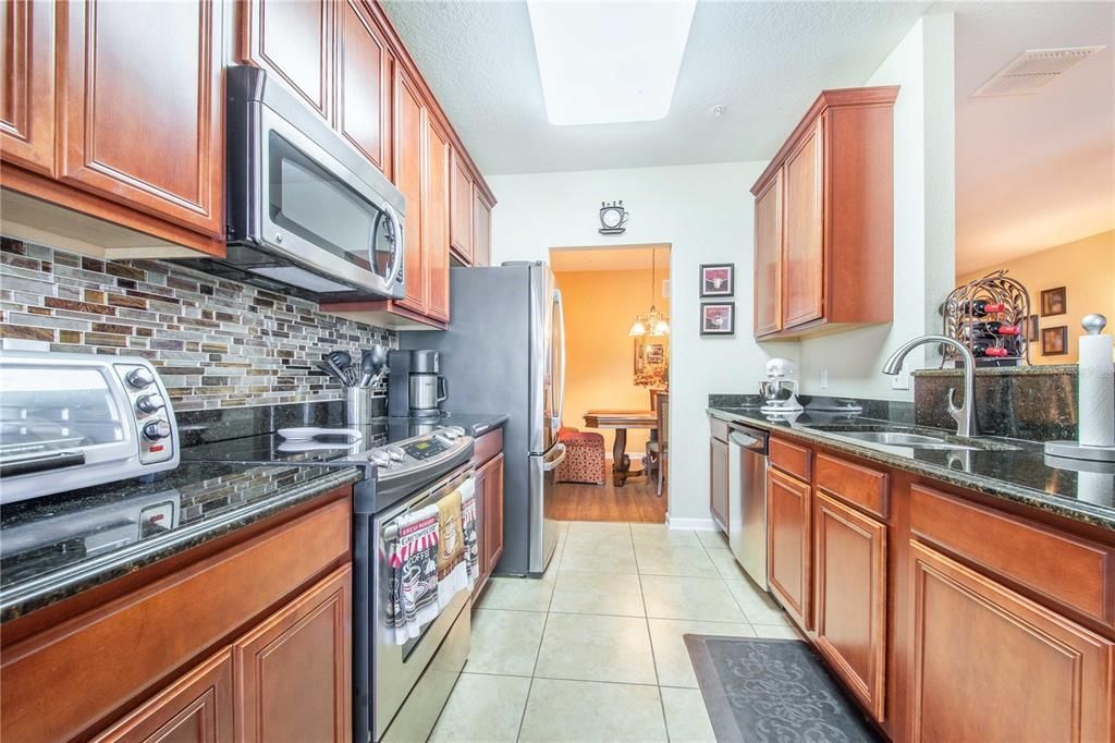 For Sale: $235,000 (2 beds, 2 baths, 1435 Square Feet)