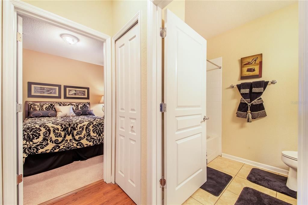 For Sale: $235,000 (2 beds, 2 baths, 1435 Square Feet)