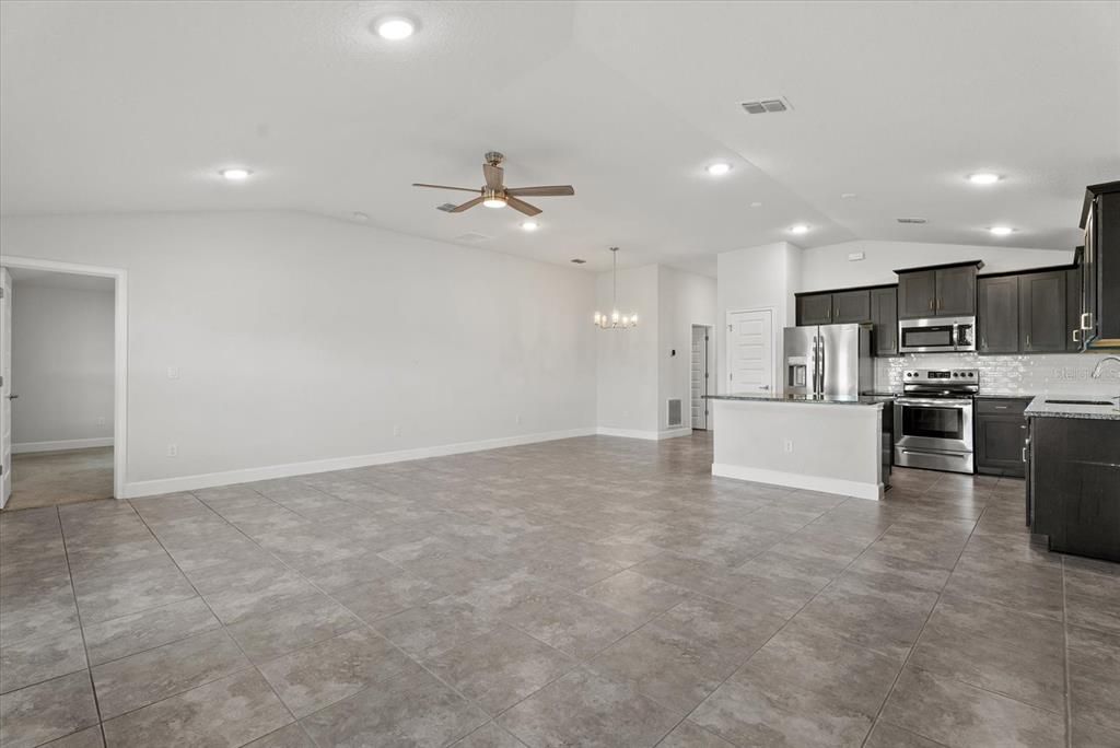 En Venta: $364,900 (3 camas, 2 baños, 1718 Pies cuadrados)
