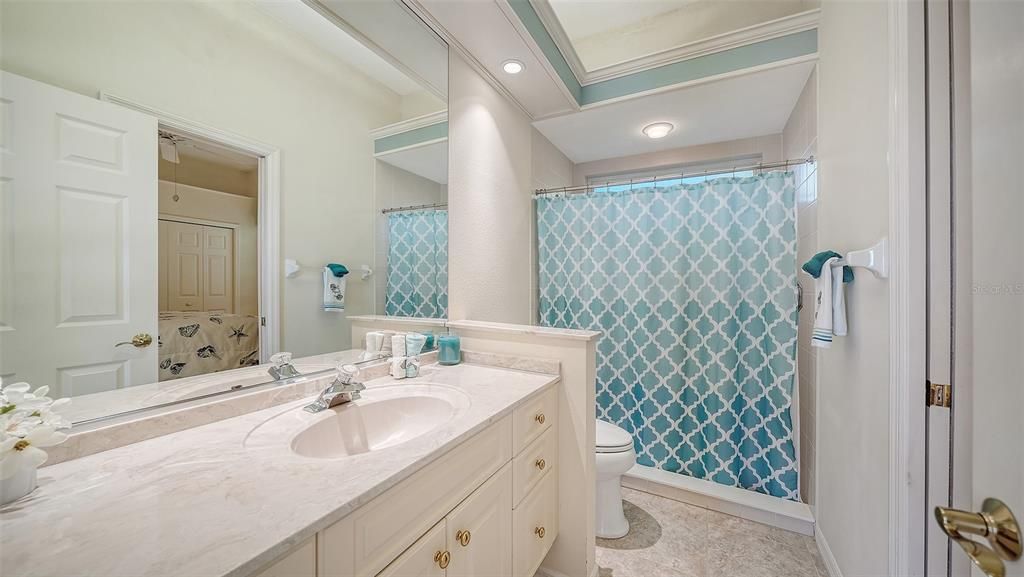 En Venta: $949,900 (3 camas, 3 baños, 2923 Pies cuadrados)