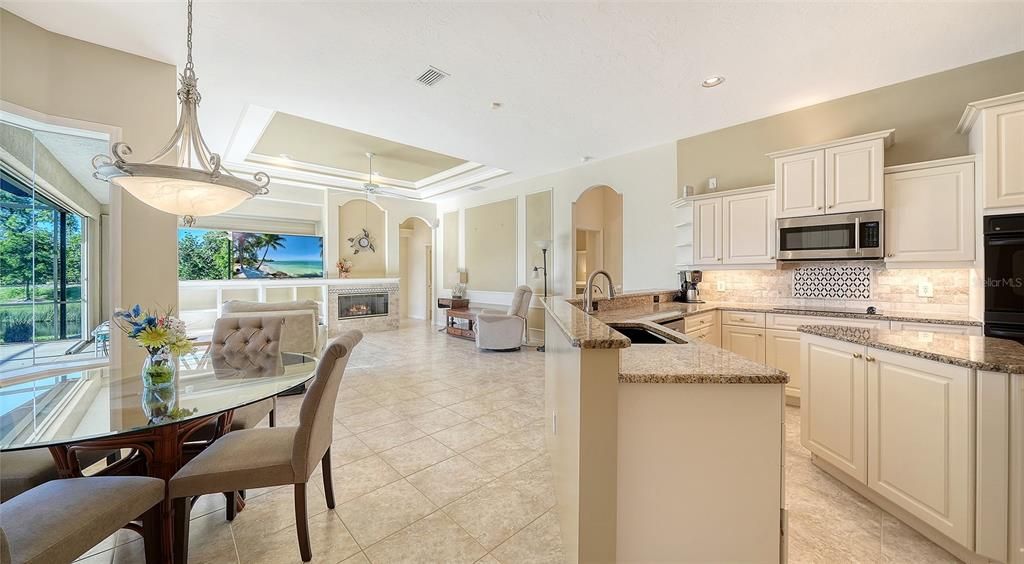 En Venta: $949,900 (3 camas, 3 baños, 2923 Pies cuadrados)