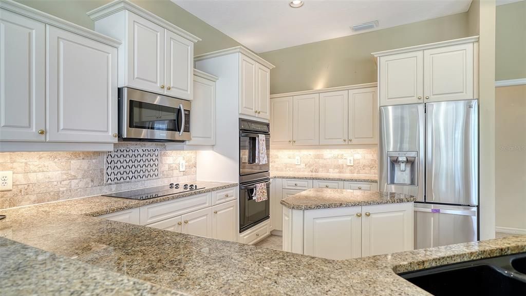 En Venta: $949,900 (3 camas, 3 baños, 2923 Pies cuadrados)