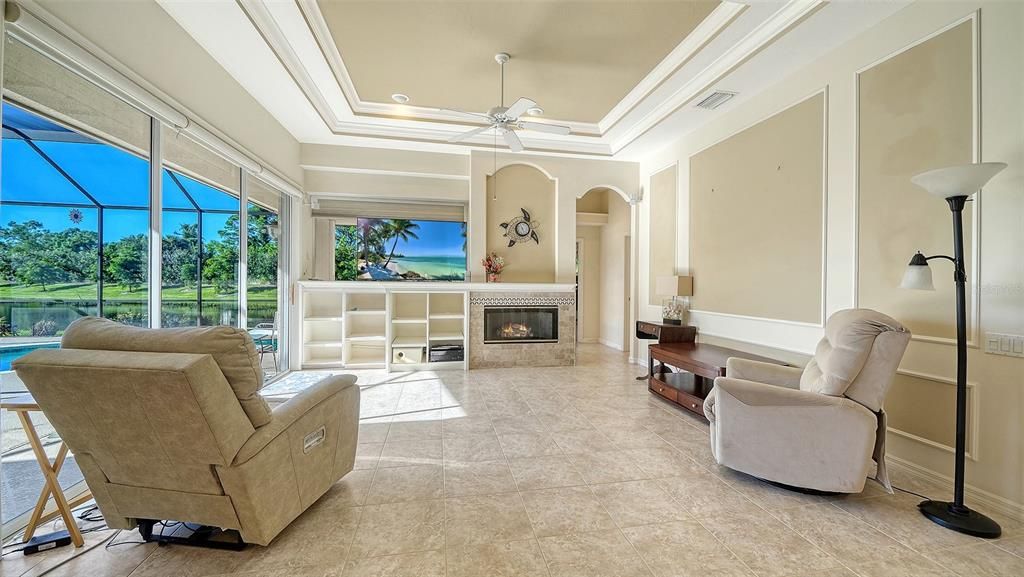 En Venta: $949,900 (3 camas, 3 baños, 2923 Pies cuadrados)