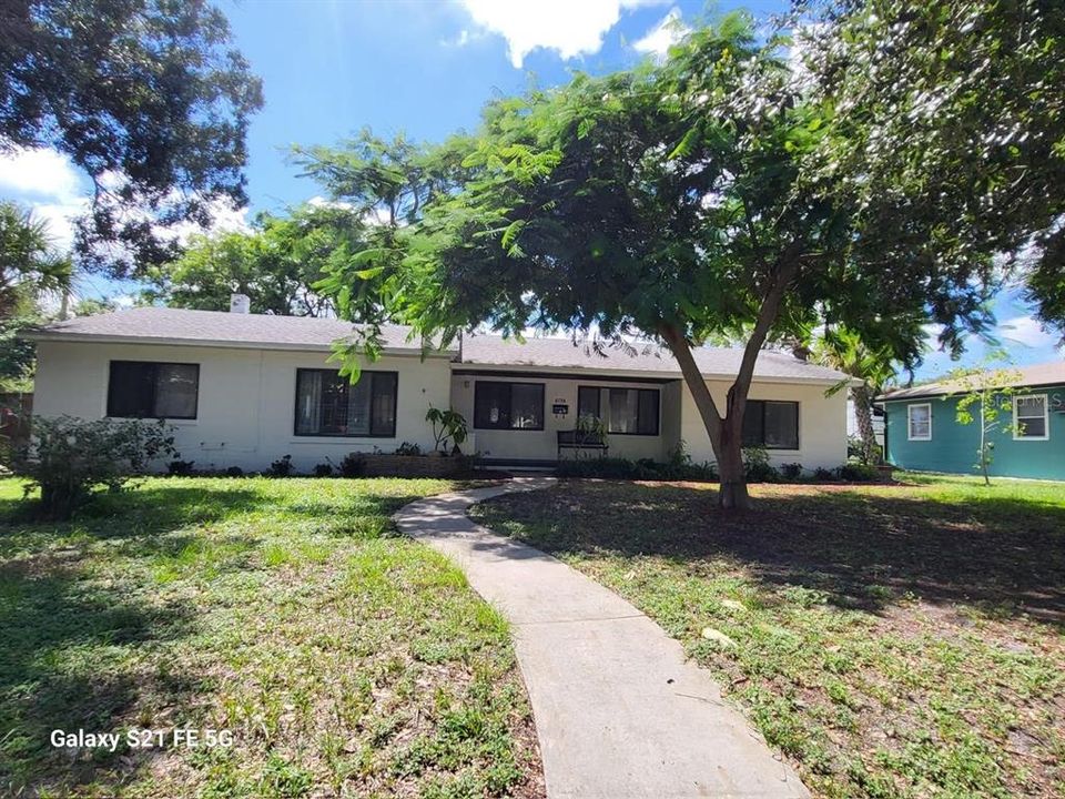 For Sale: $429,000 (3 beds, 2 baths, 1156 Square Feet)