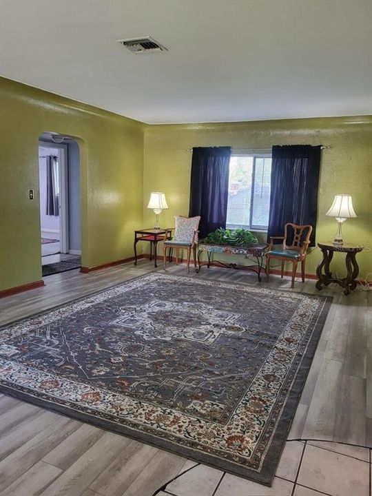 For Sale: $429,000 (3 beds, 2 baths, 1156 Square Feet)