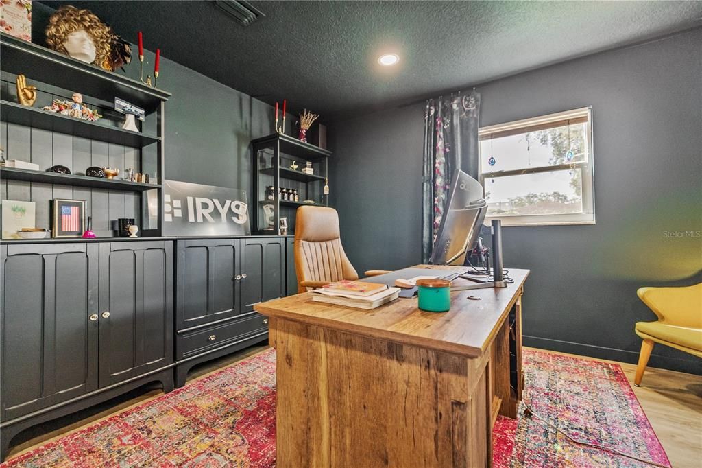 For Sale: $565,000 (3 beds, 2 baths, 1278 Square Feet)
