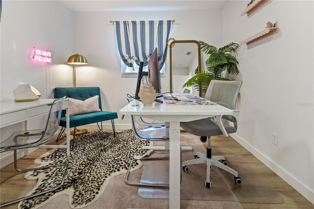 For Sale: $565,000 (3 beds, 2 baths, 1278 Square Feet)