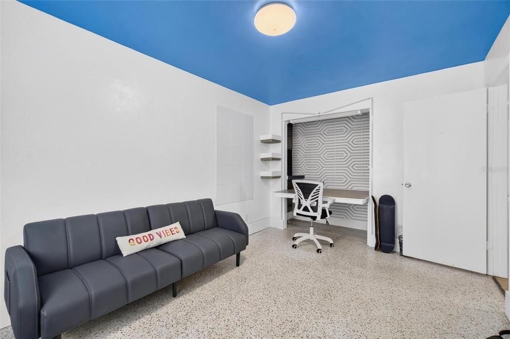 For Sale: $489,000 (4 beds, 3 baths, 1979 Square Feet)