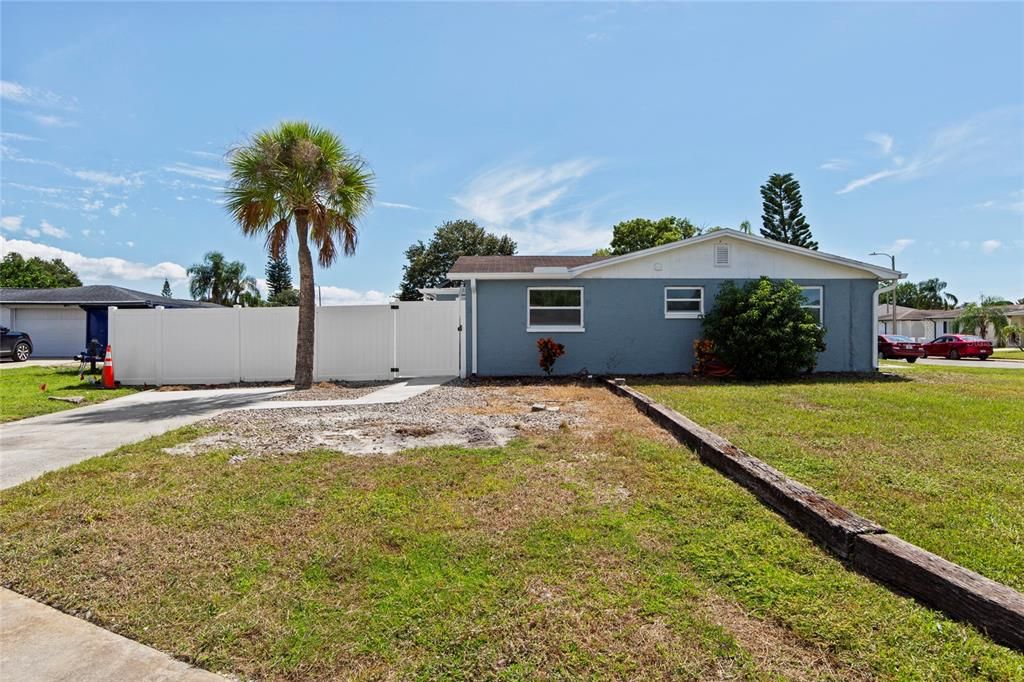 For Rent: $1,575 (1 beds, 1 baths, 350 Square Feet)