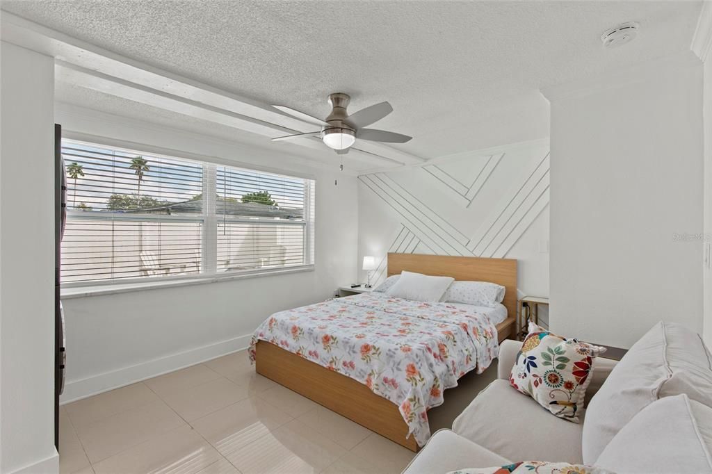 For Rent: $1,575 (1 beds, 1 baths, 350 Square Feet)