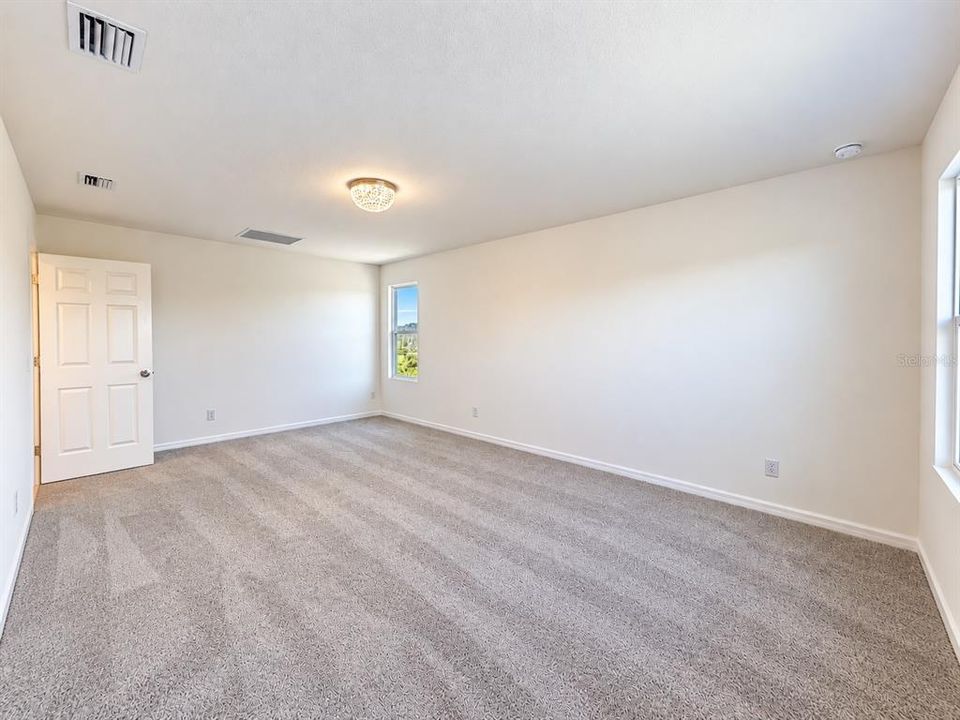 For Rent: $3,500 (5 beds, 4 baths, 3224 Square Feet)