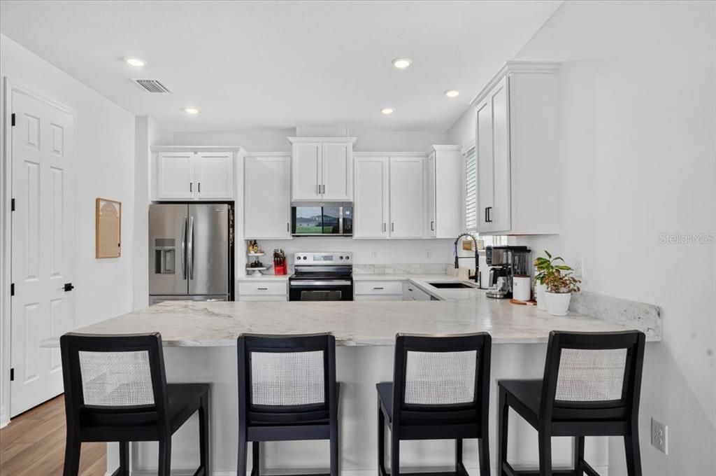 En Venta: $425,000 (4 camas, 3 baños, 2385 Pies cuadrados)