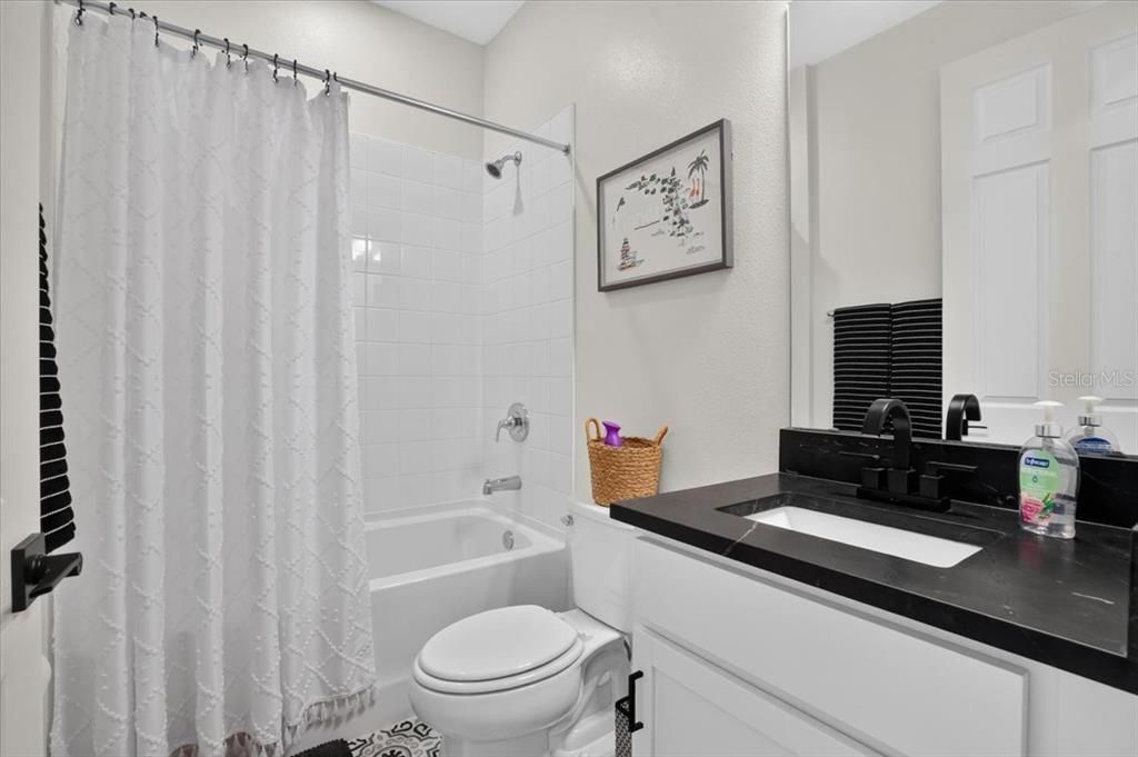En Venta: $425,000 (4 camas, 3 baños, 2385 Pies cuadrados)