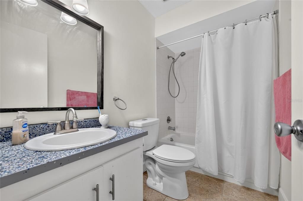En Venta: $269,000 (2 camas, 2 baños, 1244 Pies cuadrados)