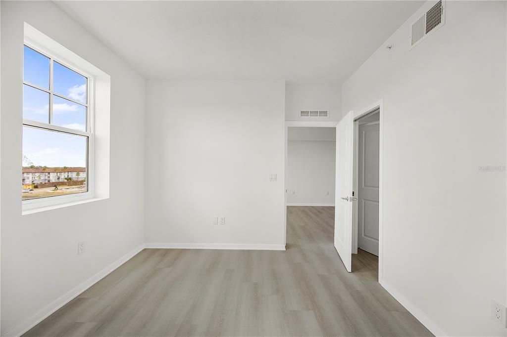 For Sale: $255,000 (1 beds, 1 baths, 750 Square Feet)