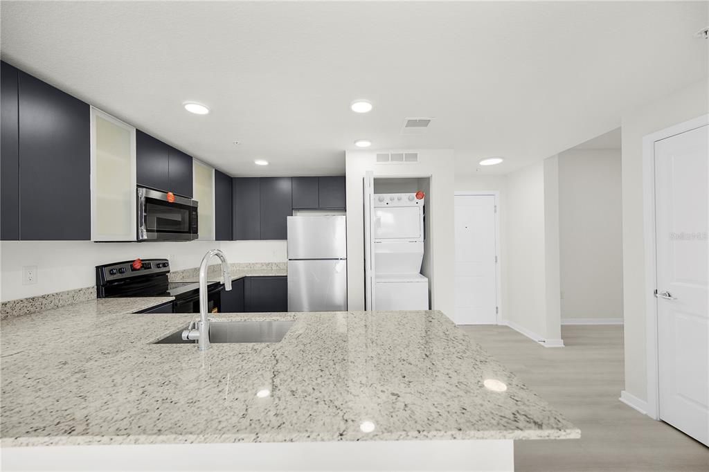 For Sale: $255,000 (1 beds, 1 baths, 750 Square Feet)