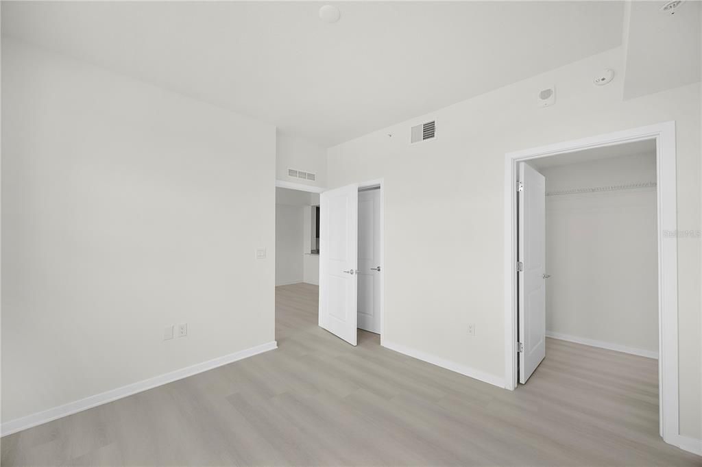 For Sale: $255,000 (1 beds, 1 baths, 750 Square Feet)