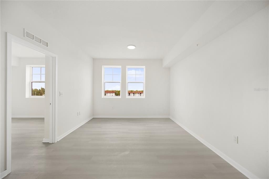 For Sale: $255,000 (1 beds, 1 baths, 750 Square Feet)