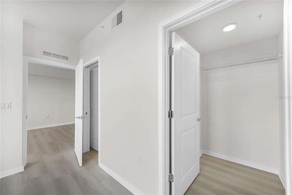 For Sale: $255,000 (1 beds, 1 baths, 750 Square Feet)