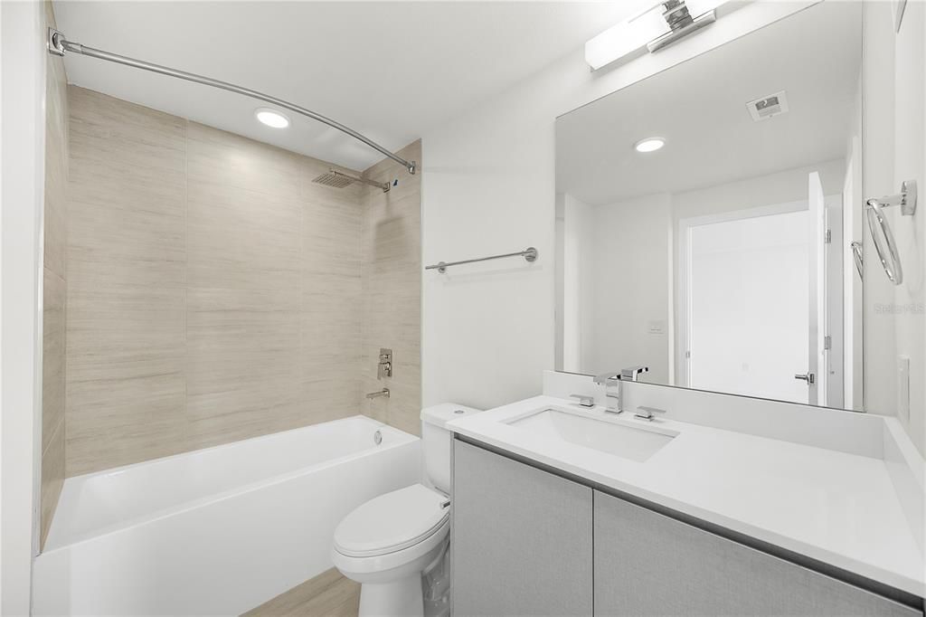 For Sale: $255,000 (1 beds, 1 baths, 750 Square Feet)