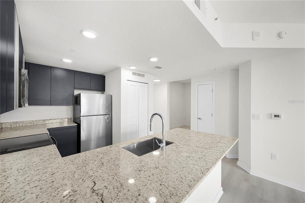 For Sale: $255,000 (1 beds, 1 baths, 750 Square Feet)