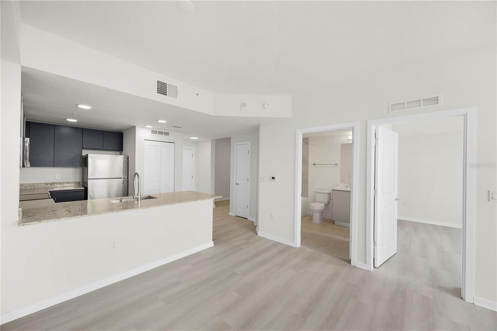For Sale: $255,000 (1 beds, 1 baths, 750 Square Feet)
